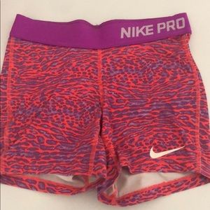 Girls size medium Nike Pro